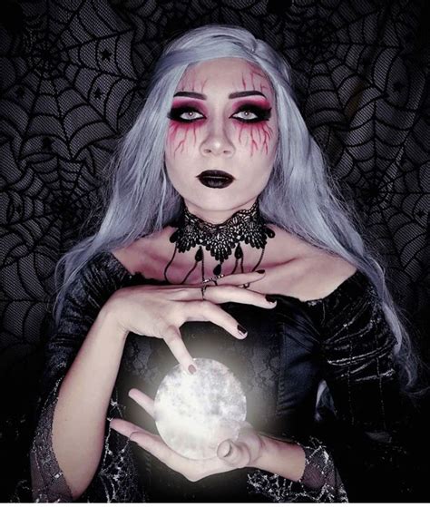 Create a Spooky-Glam Witch Look with these Makeup Tricks